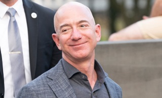 What habits is Jeff Bezos known for?