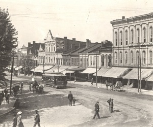 A historical image of Bowling Green, KY